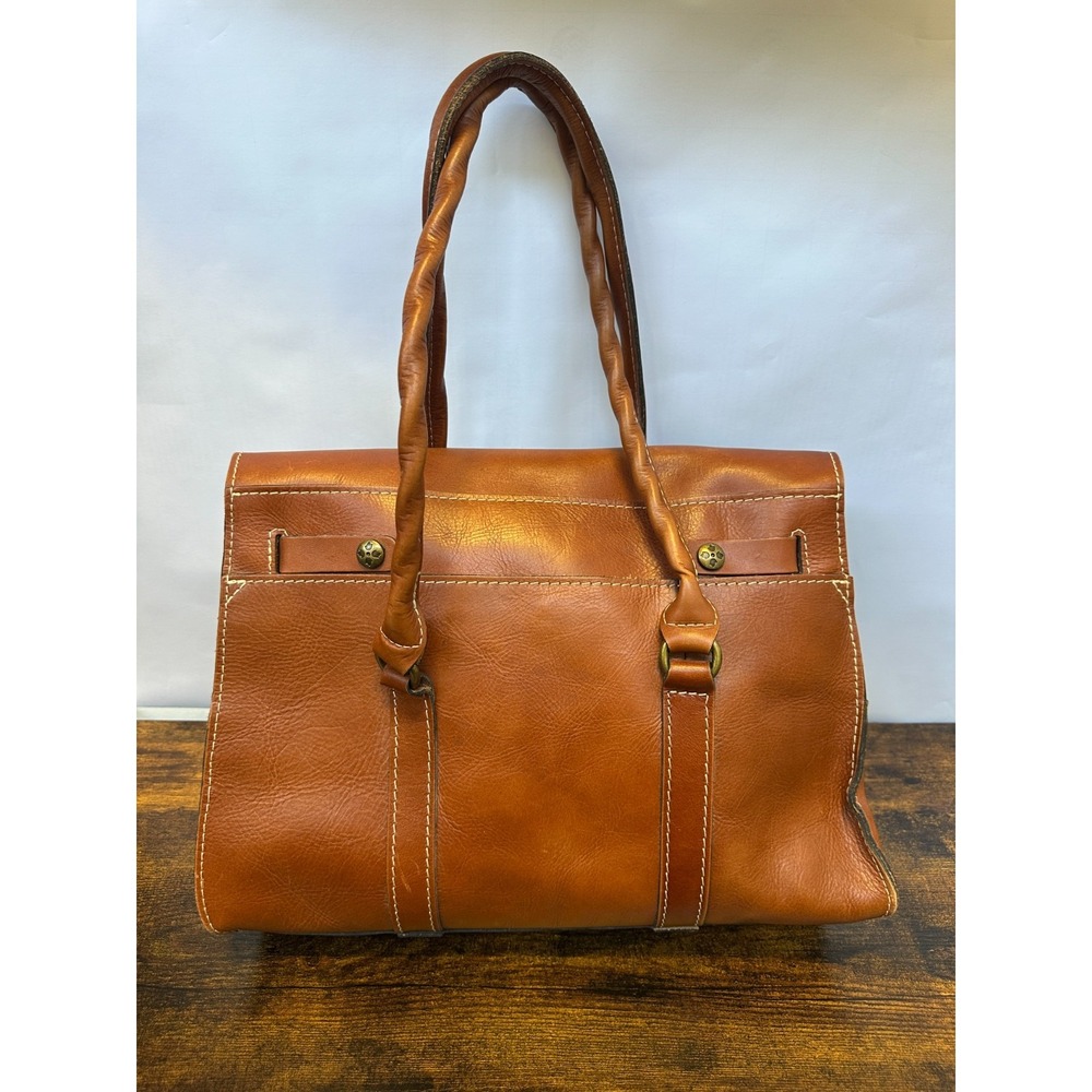 Patricia Nash Heritage Vienna Shoulder Bag In Tan with Brass Turn Lock Closure - Picture 15 of 16